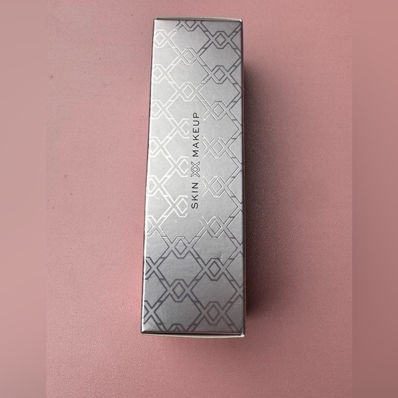 Glow Skin Fauxxation Luminous Foundation Shade 18.5 - Picture 6 of 6